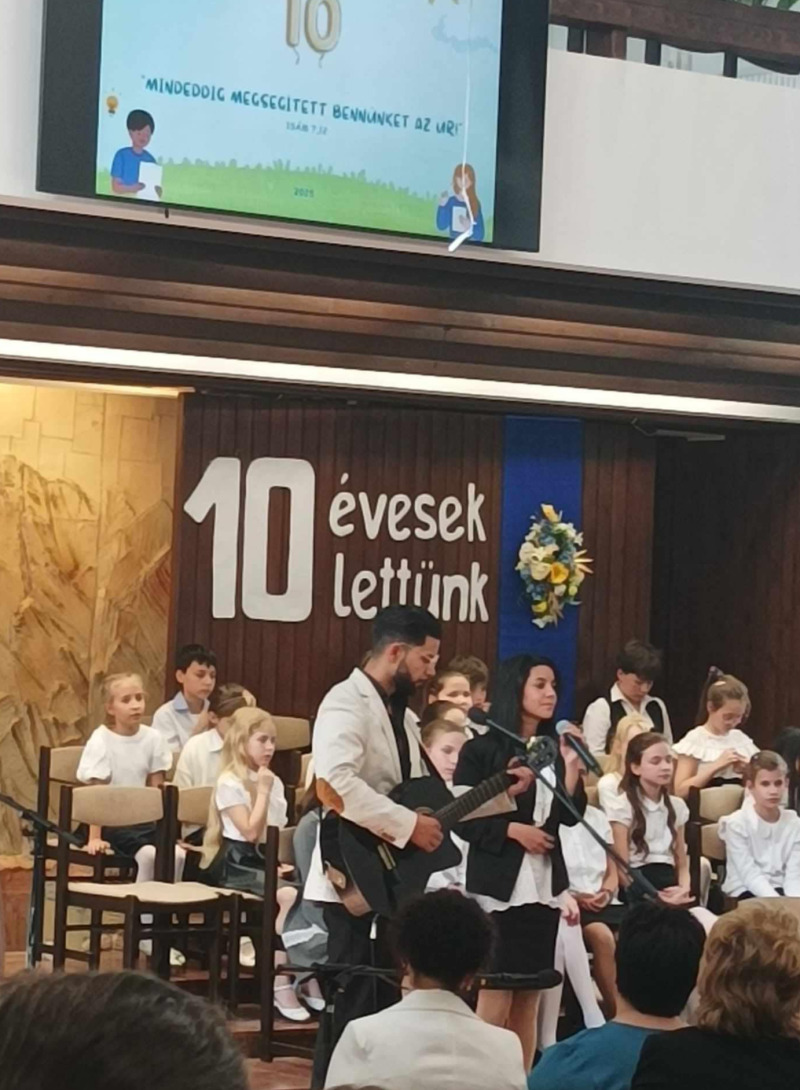 2025. május 26-án iskolánkat a Diószegi Zeneklub képviselte a 9. B osztály 10 tanulójával együtt, a  Talentum Baptista Általános Iskola fenállásának 10. évfordulója alkalmából rendezett Gálaünnepségen.